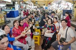 Du khách trải nghiệm du lịch đêm đặc trưng tại TP Hồ Chí Minh 