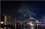Ấn tượng với màn trình diễn nghệ thuật của 1.100 drone trên sông Sài Gòn