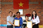 &#39;Đồng hành cùng vùng khó&#39; của báo Tin tức và Dân tộc đến với người dân Long An