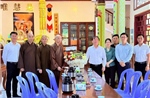 TP Hồ Chí Minh: Thăm và tặng quà cơ sở tôn giáo sau sáp nhập