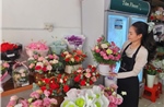 Nhộn nhịp thị trường hoa và quà tặng ngày Phụ nữ Việt Nam 20/10 