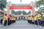 Học sinh, sinh viên tình nguyện 'tiếp sức' cho thí sinh thi lớp 10 tại TP Hồ Chí Minh