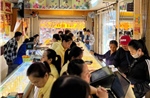 Giá vàng sáng 21/7 'bốc hơi' 1,5 triệu đồng/lượng, người mua tranh thủ xuống tiền