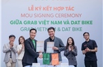Grab Việt Nam và Dat Bike hợp tác hỗ trợ tài xế công nghệ chuyển đổi xanh