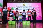 TP Hồ Chí Minh: Tặng sổ tiết kiệm cho 114 trẻ mồ côi do dịch COVID-19