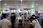 Chỉ làm thủ tục tại quầy đối với hành khách có hành lý ký gửi và đặc biệt ở sân bay từ 1/12