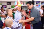 Thủ tướng Phạm Minh Chính vui Tết Trung Thu cùng các bệnh nhi có hoàn cảnh khó khăn