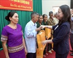 Quyền Chủ tịch nước Võ Thị Ánh Xuân thăm, tặng quà gia đình chính sách tỉnh Kon Tum