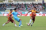 V.League 1-2023/24: Hòa Thép Xanh Nam Định, Hoàng Anh Gia Lai nối dài mạch bất bại