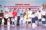 Trao học bổng &#39;Chắp cánh ước mơ&#39; cho con công nhân có hoàn cảnh đặc biệt khó khăn