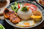 Cơm tấm Việt Nam xuất hiện trong thực đơn của hệ thống ăn nhanh hàng đầu Nhật Bản