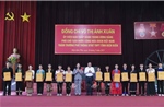 Phó Chủ tịch nước trao học bổng cho học sinh nghèo vượt khó tỉnh Điện Biên