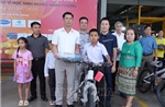 Doanh nghiệp Việt chung tay &#39;nâng bước tới trường&#39; cho trẻ em Lào