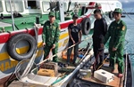 Bắt giữ 2 đối tượng dùng kích điện khai thác thủy sản trái phép