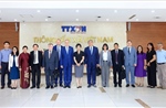 Đoàn Ủy ban Đối ngoại chính quyền St.Petersburg thăm Thông tấn xã Việt Nam