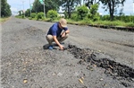 Gia Lai: Yêu cầu làm rõ trách nhiệm vụ đường vừa sửa đã hư hỏng tại xã Ia Pa