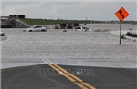 Mưa lớn kết hợp triều cường gây ngập úng nghiêm trọng tại bang California, Mỹ