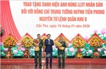 Trao danh hiệu Anh hùng LLVT nhân dân tặng Trung tướng Huỳnh Tiền Phong