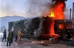 Xe tải bốc cháy lớn trên đèo Lò Xo