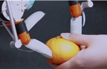 Đột phá robot dùng móng tay bóc vỏ cam, nhặt đồng xu