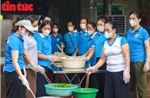 Người dân ngoại thành Hà Nội nấu cơm miễn phí tiếp sức thí sinh vượt vũ môn