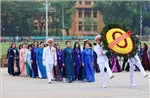 Đại biểu dự Đại hội Phụ nữ toàn quốc vào Lăng viếng Chủ tịch Hồ Chí Minh