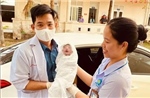 Kịp thời đỡ đẻ thành công cho sản phụ ngay trên xe taxi
