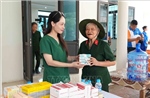 Khám bệnh, trao quà tặng 500 cựu thanh niên xung phong Hà Tĩnh