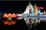 Lung linh đêm hoa đăng Vesak 2025 cầu nguyện cho thế giới hòa bình