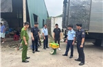 Tạm giữ hơn 25 tấn thực phẩm không rõ nguồn gốc tại kho lạnh ở Móng Cái