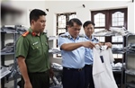 Phát hiện điểm chứa trữ quần áo, giày dép nghi giả mạo nhiều thương hiệu nổi tiếng