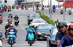 TP Hồ Chí Minh hướng tới tương lai xanh - Bài 1: Băn khoăn chuyển đổi &#39;xăng&#39; sang &#39;điện&#39; 