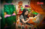 Người trẻ ‘thắp sáng’ ký ức Trung thu bằng lồng đèn truyền thống