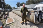 Israel trục vớt mảnh vỡ tên lửa Iran từ Biển Chết