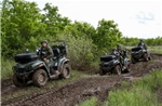 Quân đội Nga sử dụng xe địa hình và xe máy khi săn tìm mục tiêu Ukraine