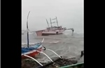 Video siêu bão Ragasa &#39;quần thảo&#39; dữ dội ở tỉnh ven biển của Philippines