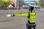 Trung Quốc ra mắt robot cảnh sát giao thông 
