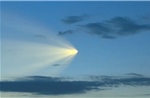 Giải mã ánh sáng giống UFO trên bầu trời Tân Cương, Trung Quốc