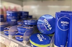 Nivea - chiếc hộp xanh lưu giữ mùi hướng đánh thức một miền ký ức 