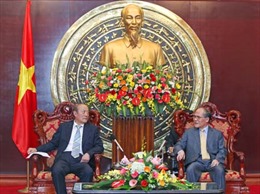 Chủ tịch Quốc hội Nguyễn Sinh Hùng tiếp đồng chí Lệ Vô Úy
