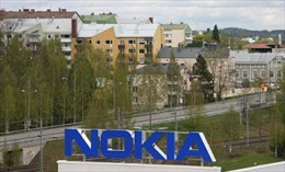 Nokia lỗ nặng trước sức ép tái cơ cấu 
