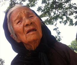 Sự thực về bà già 83 tuổi “cơ khổ” bên hồ Thiền Quang