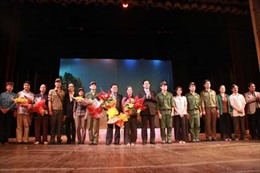 Thủ tướng Nguyễn Tấn Dũng xem vở kịch “Lời thề thứ 9”