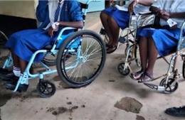 Kenya: Gần 100 nữ sinh bất ngờ bị tê, liệt chân không rõ nguyên nhân