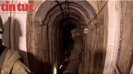 Cận cảnh binh sĩ Israel di chuyển trong đường hầm của Hamas dưới bệnh viện Al-Shifa ở Dải Gaza