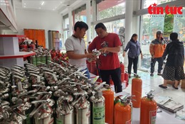 TP Hồ Chí Minh: Đề phòng hoả hoạn, người dân đổ xô đi mua các thiết bị PCCC