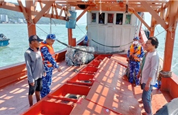 Cảnh sát biển bắt giữ tàu chở 90.000 lít dầu DO không rõ nguồn gốc