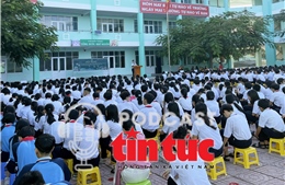 Tuyên truyền ý nghĩa lịch sử về Ngày thành lập Quân đội Nhân dân Việt Nam cho trên 1.400 học sinh, giáo viên 