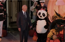 Đệ nhất Phu nhân Jill Biden hóa trang thành gấu trúc cho mùa lễ hội Halloween