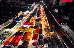 Chợ hoa lớn nhất Hà Nội vắng vẻ trong ngày Rằm cuối cùng của năm